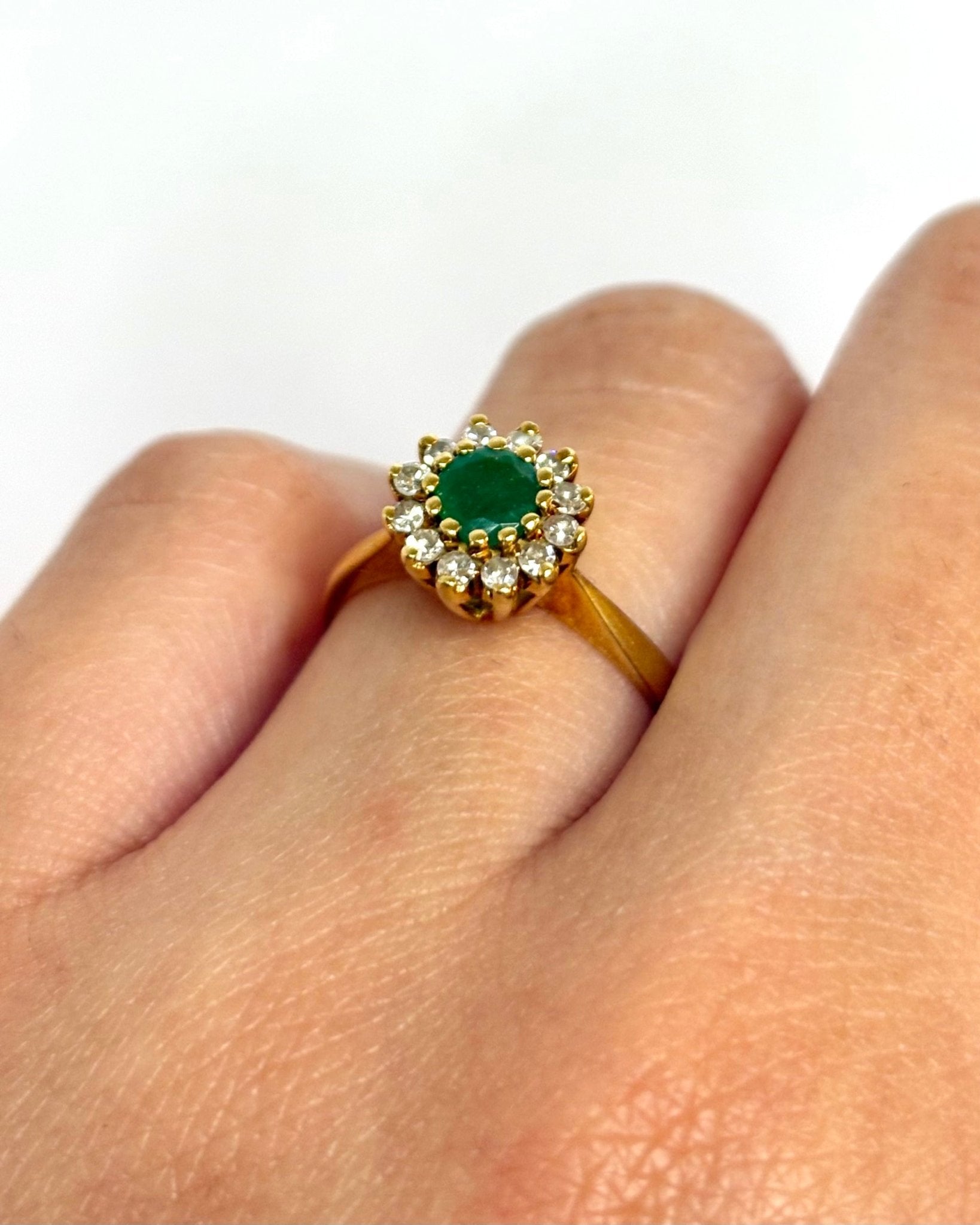 Bague Marguerite Émeraude &amp; Diamants "Louna" - Elliade Paris