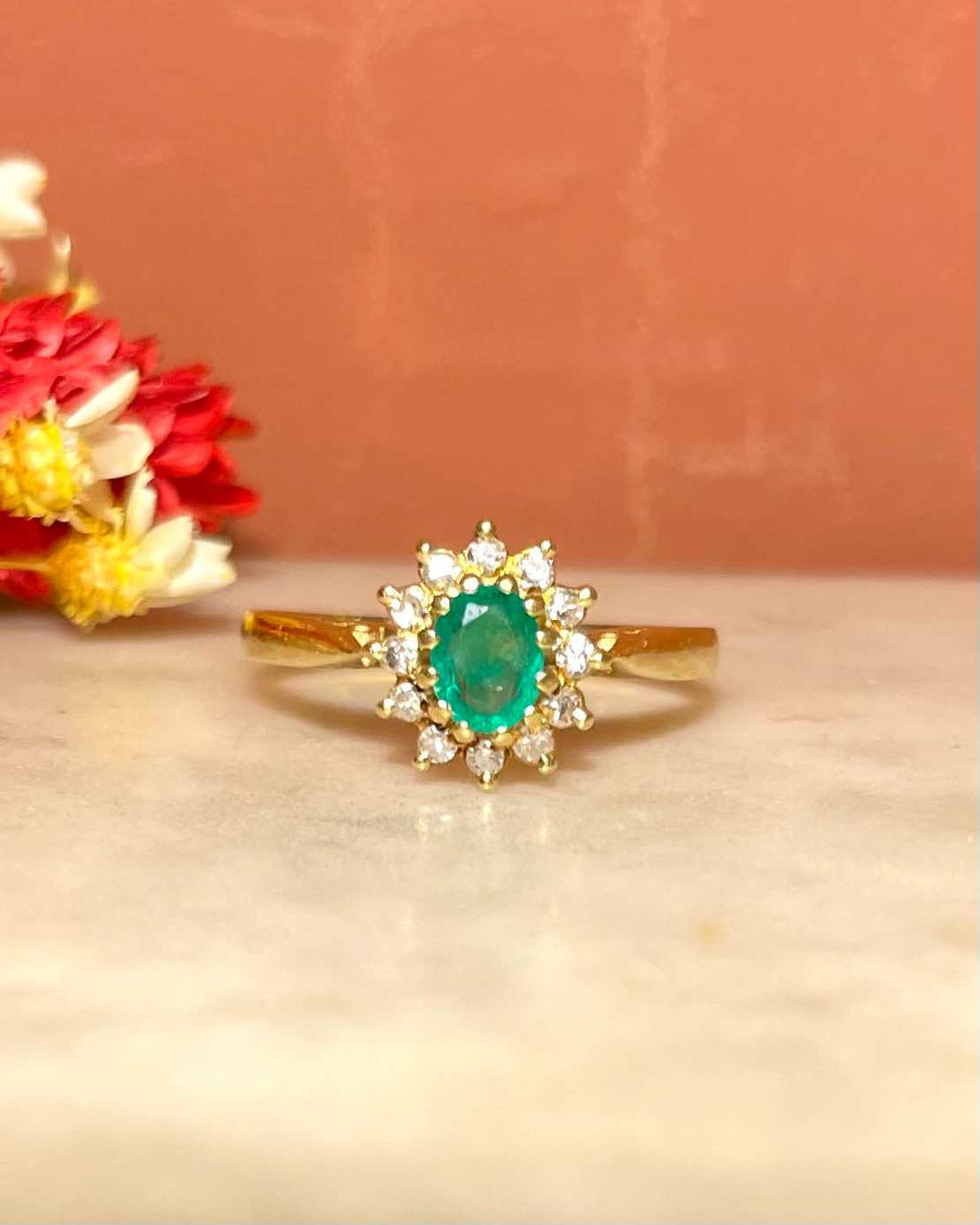 Bague Marguerite Emeraude &amp; Diamants &quot;Lucille&quot; - Elliade Paris