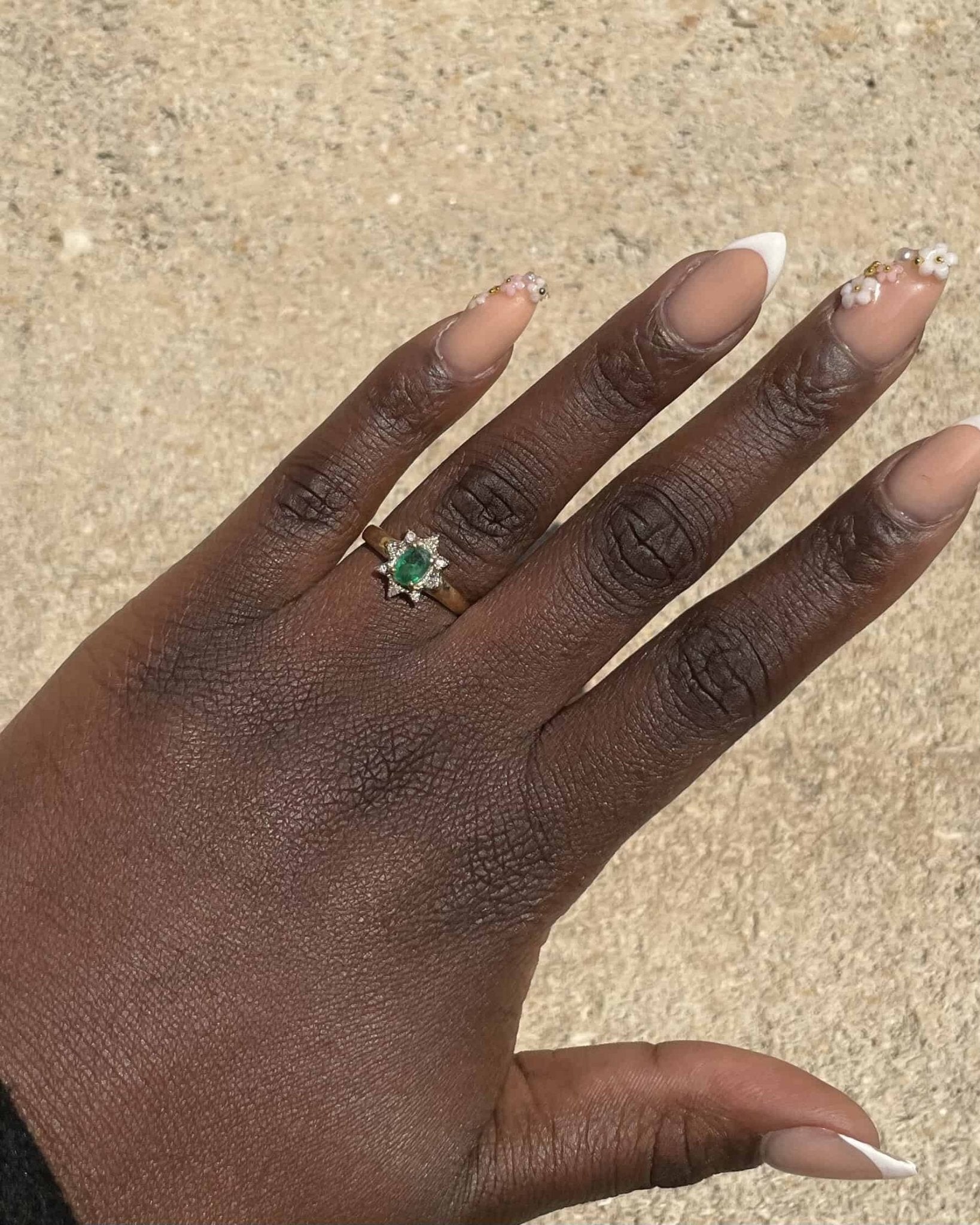 Bague Marguerite Émeraude &amp; Diamants &quot;Manolia&quot; - Elliade Paris