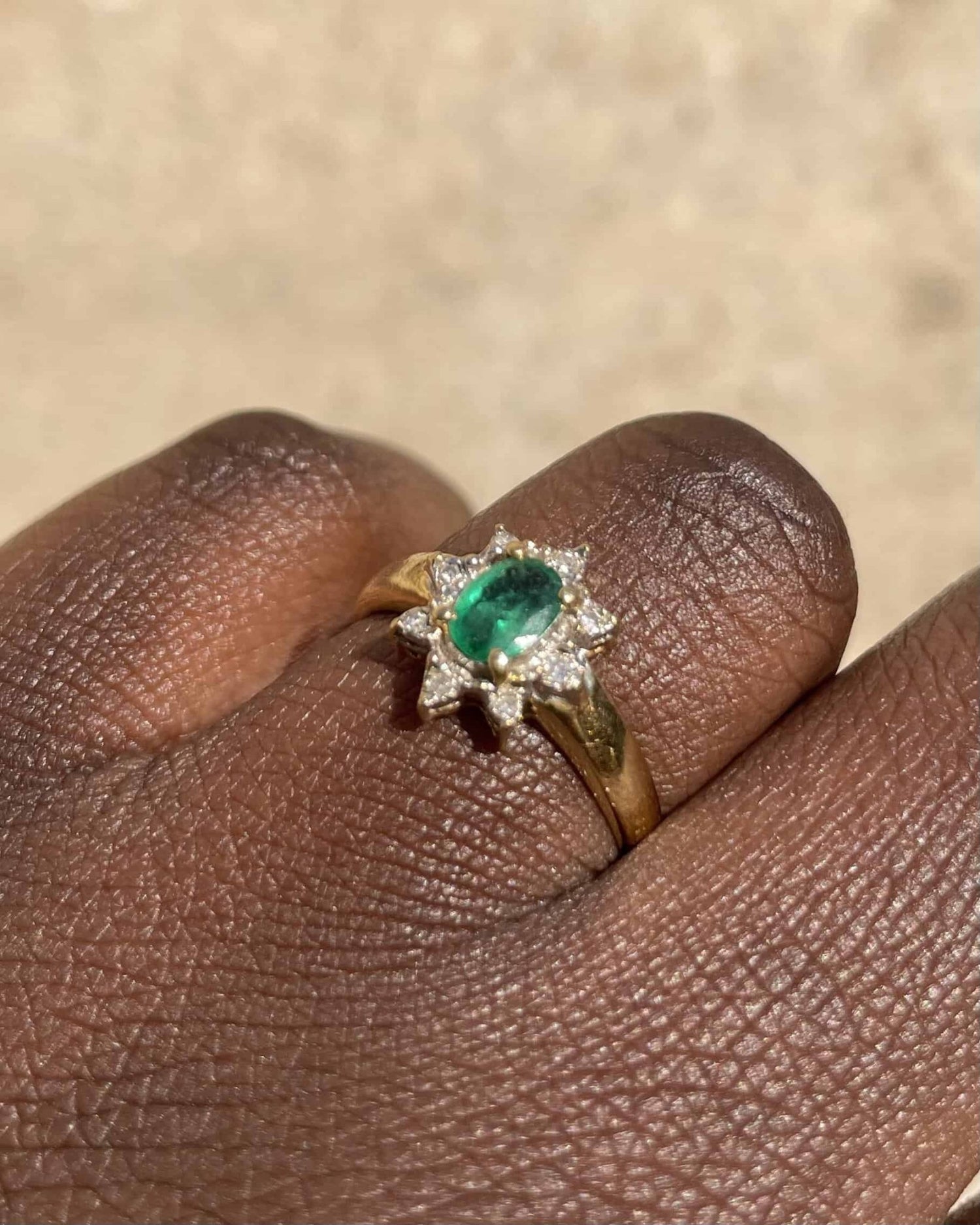 Bague Marguerite Émeraude &amp; Diamants &quot;Manolia&quot; - Elliade Paris