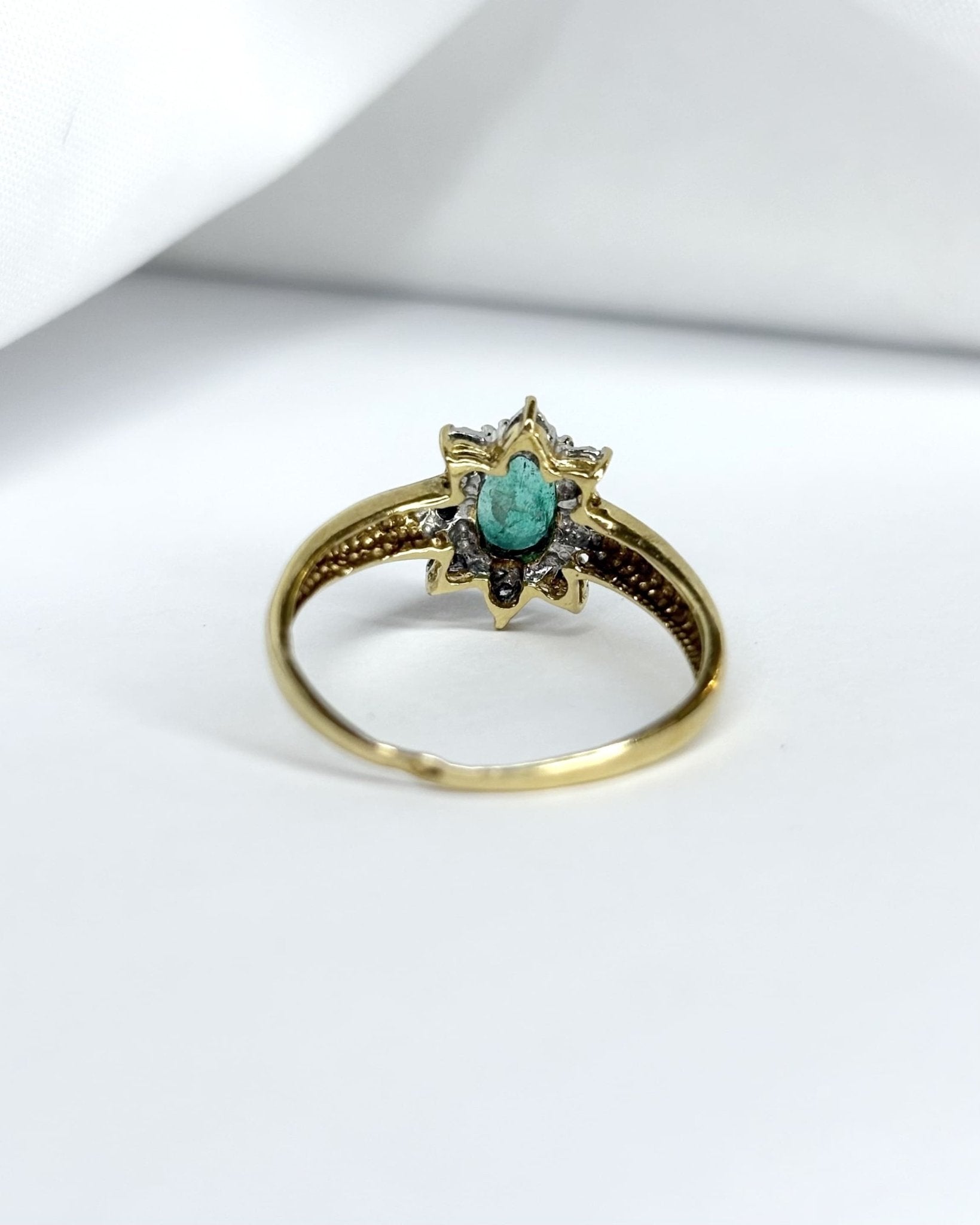 Bague Marguerite Émeraude &amp; Diamants "Manolia" - Elliade Paris
