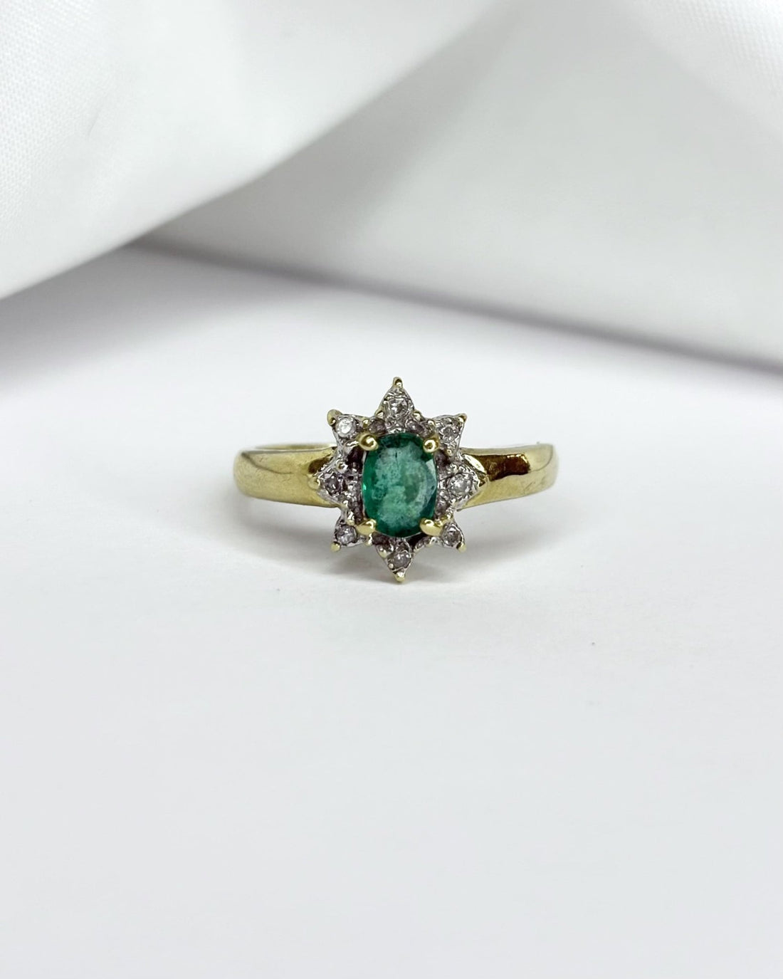 Bague Marguerite Émeraude &amp; Diamants &quot;Manolia&quot; - Elliade Paris