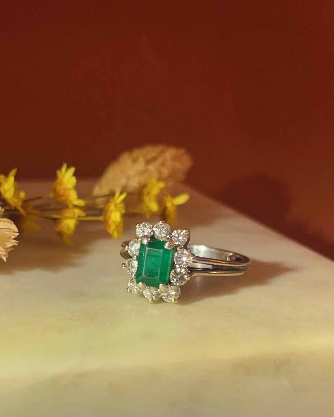 "Mathilde" Emerald and Diamond Daisy Ring