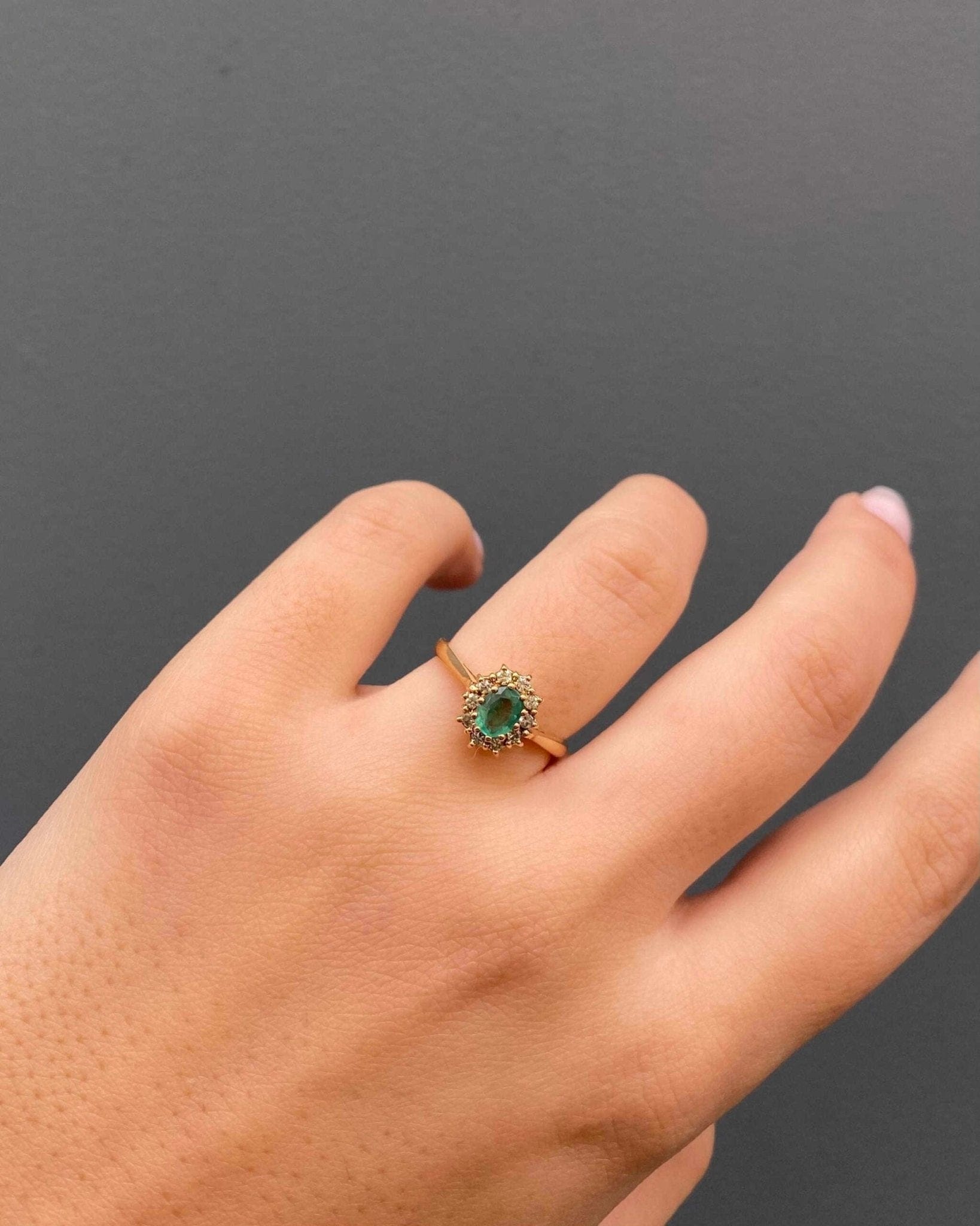 Bague Marguerite Émeraude &amp; Diamants "Melinda" - Elliade Paris