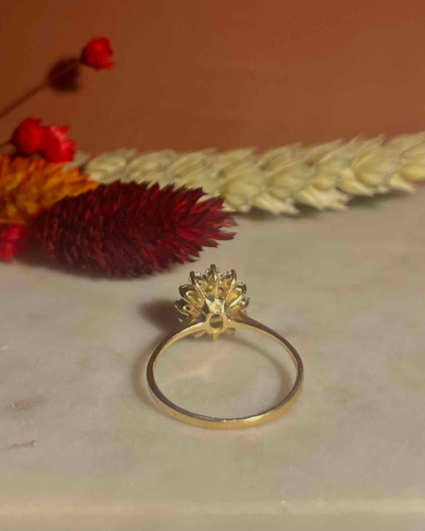 Bague Marguerite émeraude &amp; diamants "Miryam" - Elliade Paris