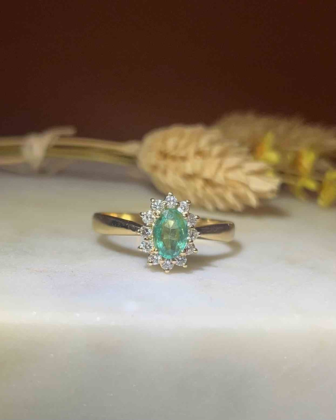 Bague Marguerite Émeraude &amp; Diamants &quot;Nouna&quot; - Elliade Paris