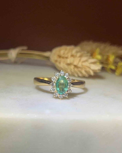 Bague Marguerite Émeraude &amp; Diamants &quot;Nouna&quot; - Elliade Paris