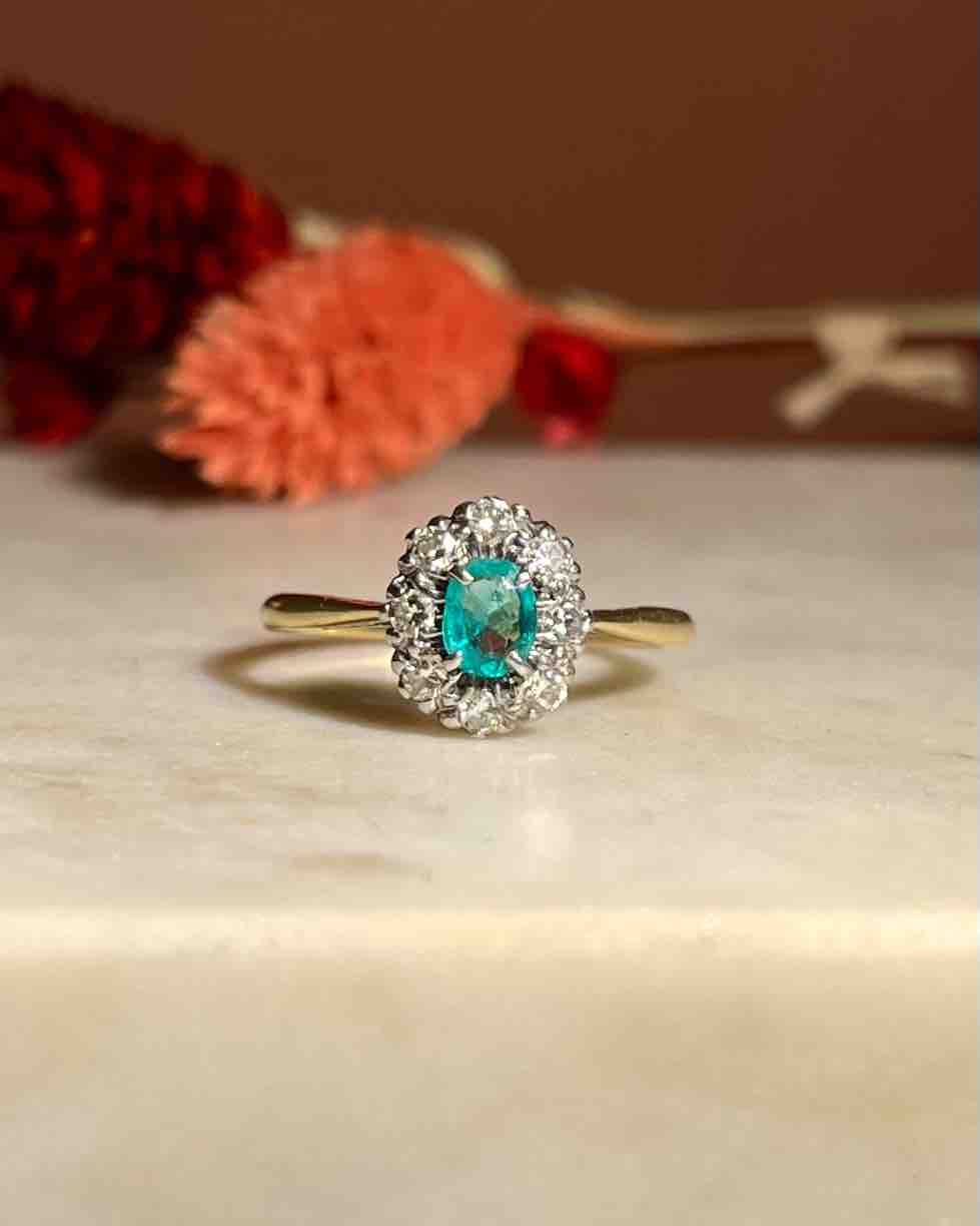 Bague Marguerite Émeraude &amp; Diamants &quot;Rachel&quot; - Elliade Paris
