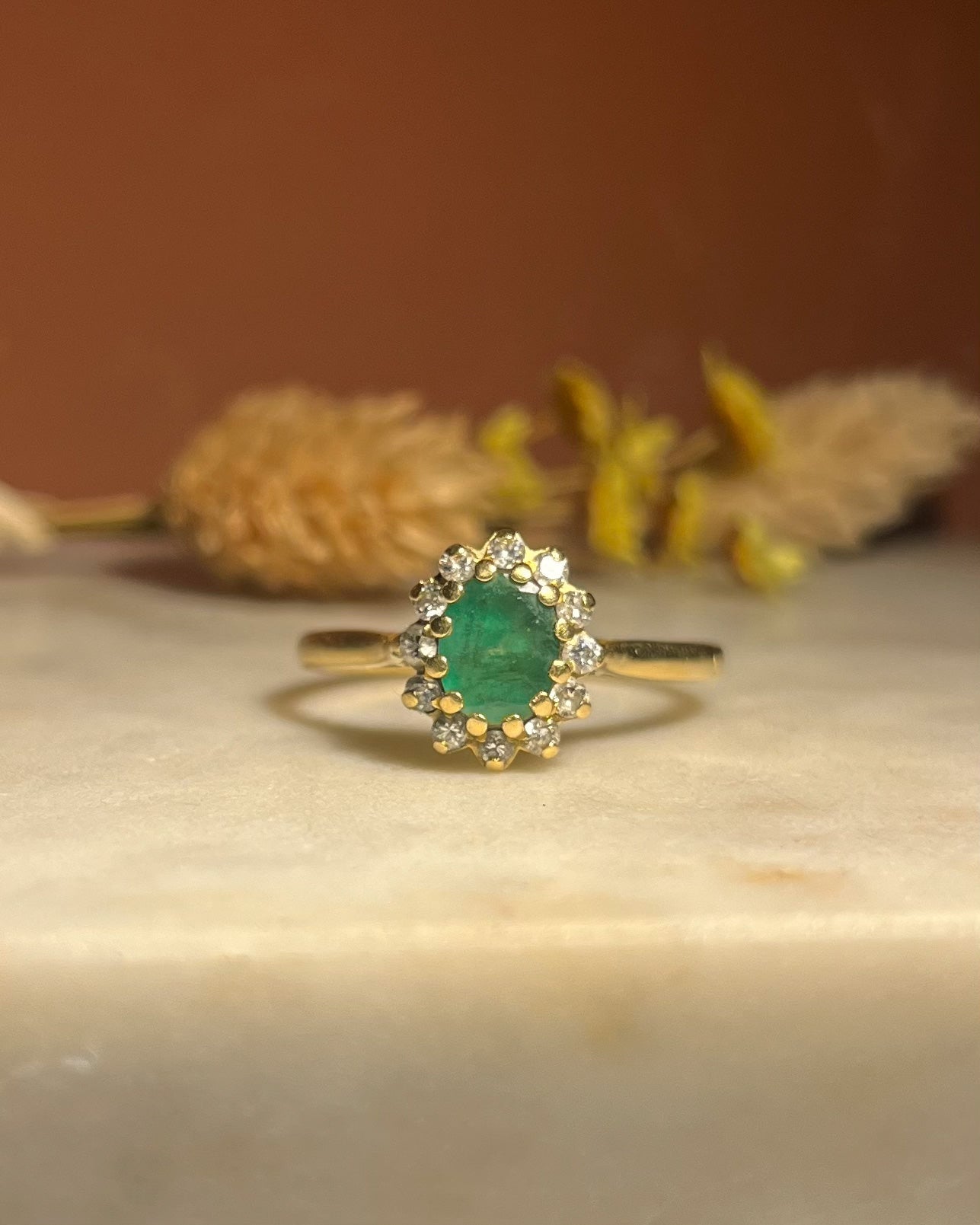 Bague Marguerite émeraude &amp; diamants "Rebecca" - Elliade Paris