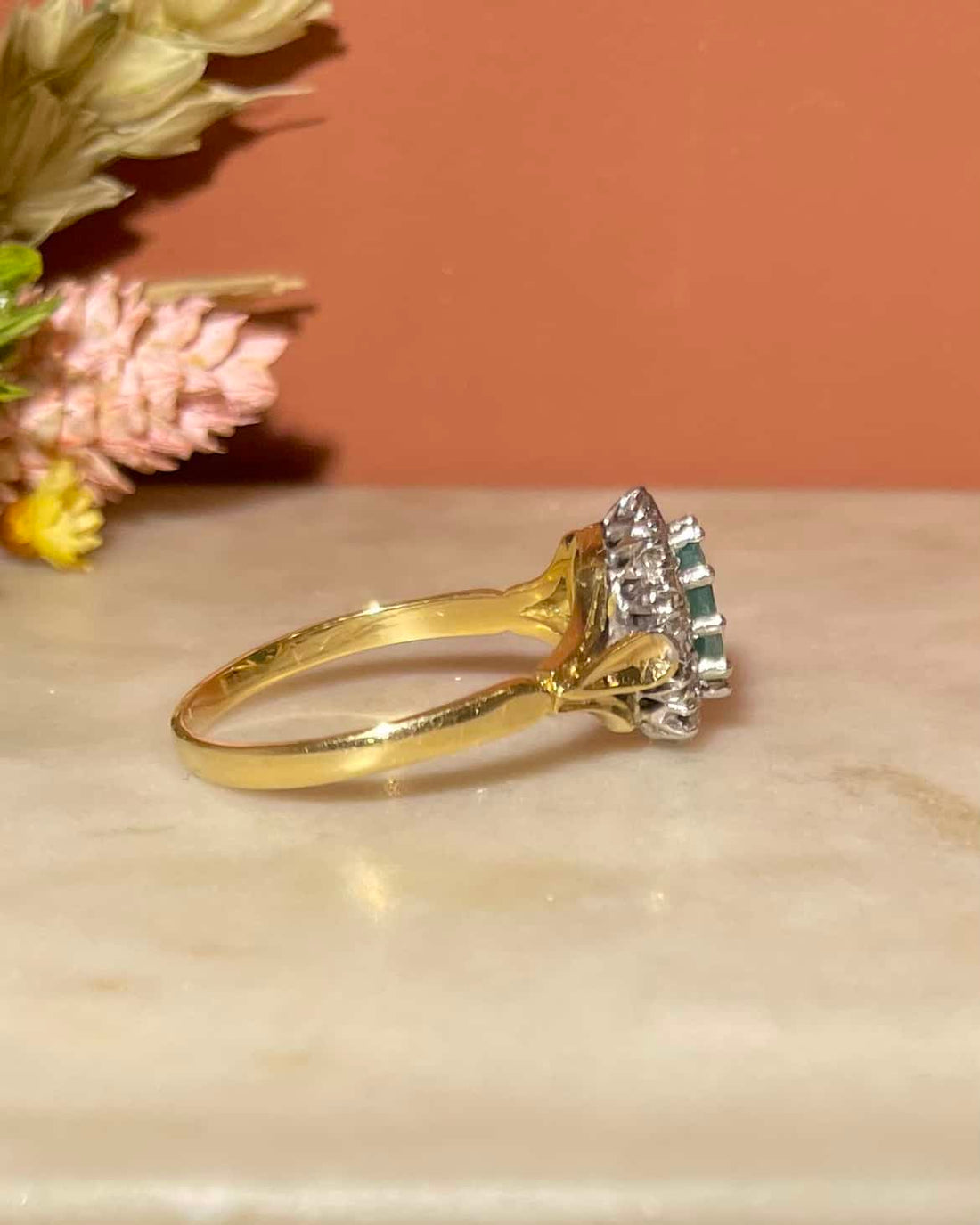 Bague Marguerite Émeraude &amp; Diamants &quot;Seraphina&quot; - Elliade Paris