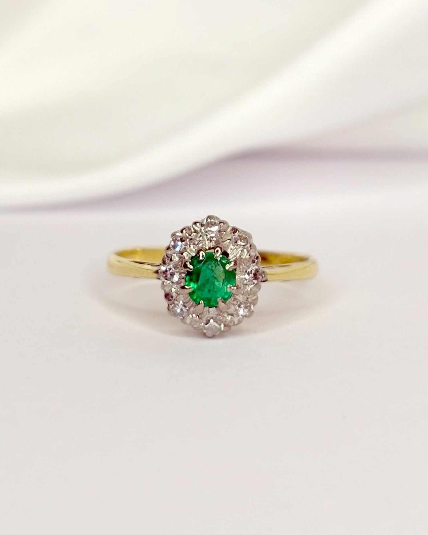 Bague Marguerite Émeraude &amp; Diamants "Shana" - Elliade Paris