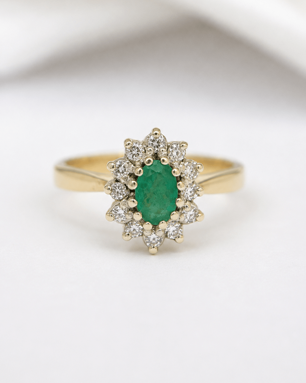 Bague Marguerite Émeraude &amp; Diamants "Simone" - Elliade Paris