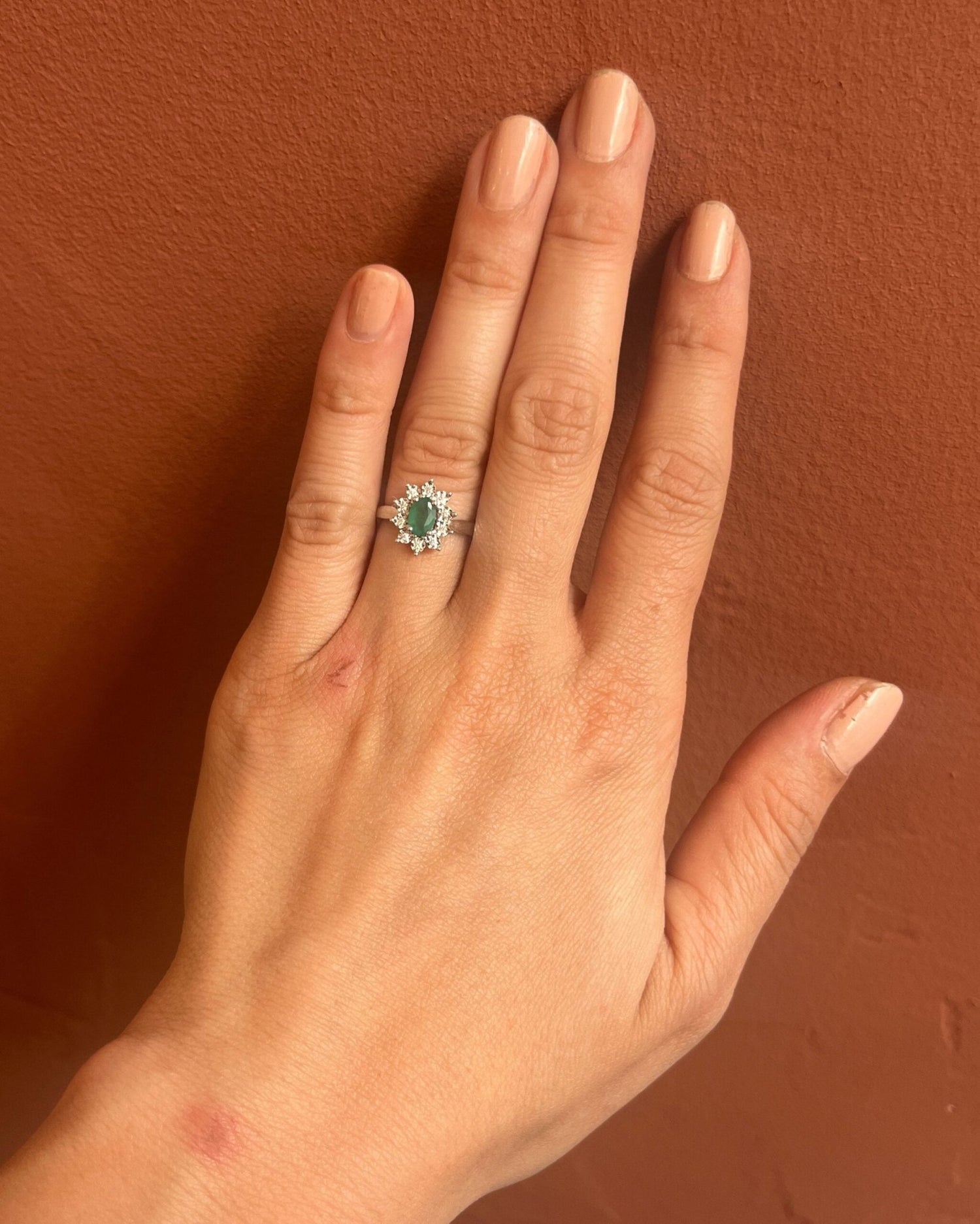 Bague Marguerite émeraude &amp; diamants &quot;Solène&quot; - Elliade Paris