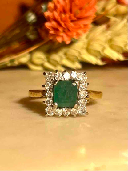 Bague Marguerite Émeraude 1.40 carat &amp; Diamants &quot;Leya&quot;