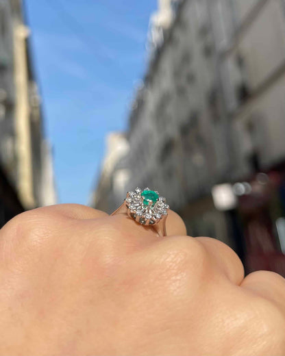 Bague Marguerite Émeraude 0.35 carat &amp; 12 Diamants &quot;Marita&quot;