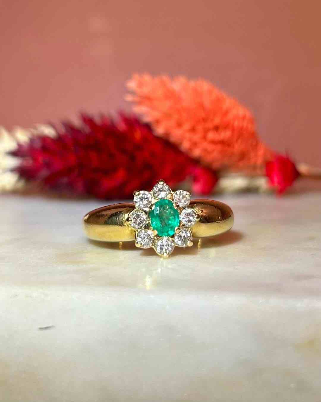 Bague Marguerite émeraude &amp; diamants &quot;Marion&quot;