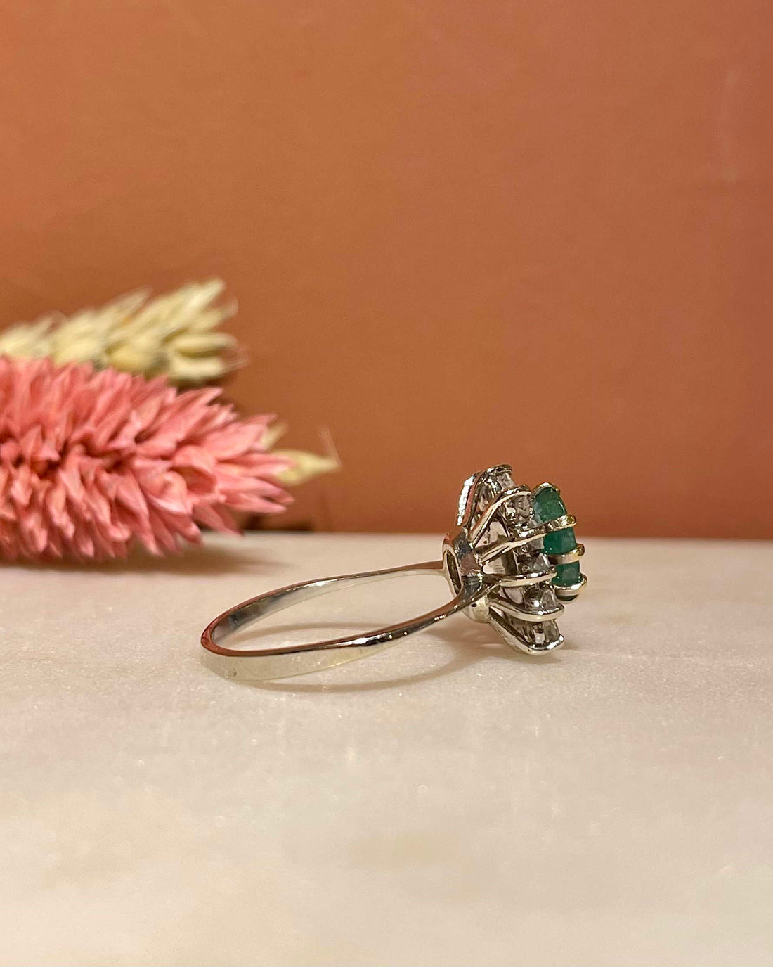 Bague Marguerite Émeraude 0.70 carat &amp; Diamants &quot;Niya&quot;
