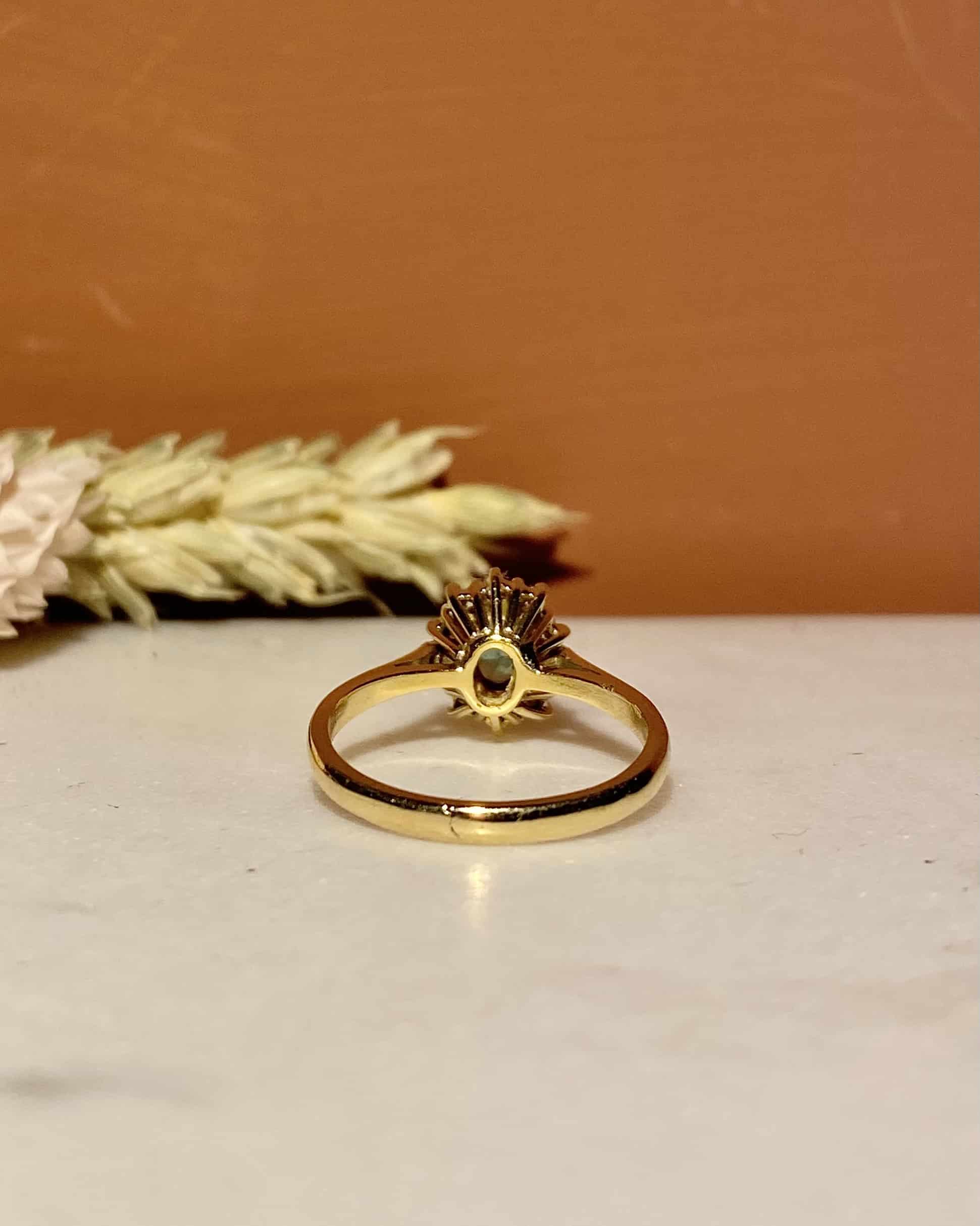 Bague Marguerite Émeraude &amp; Diamants "Melinda" - Elliade Paris