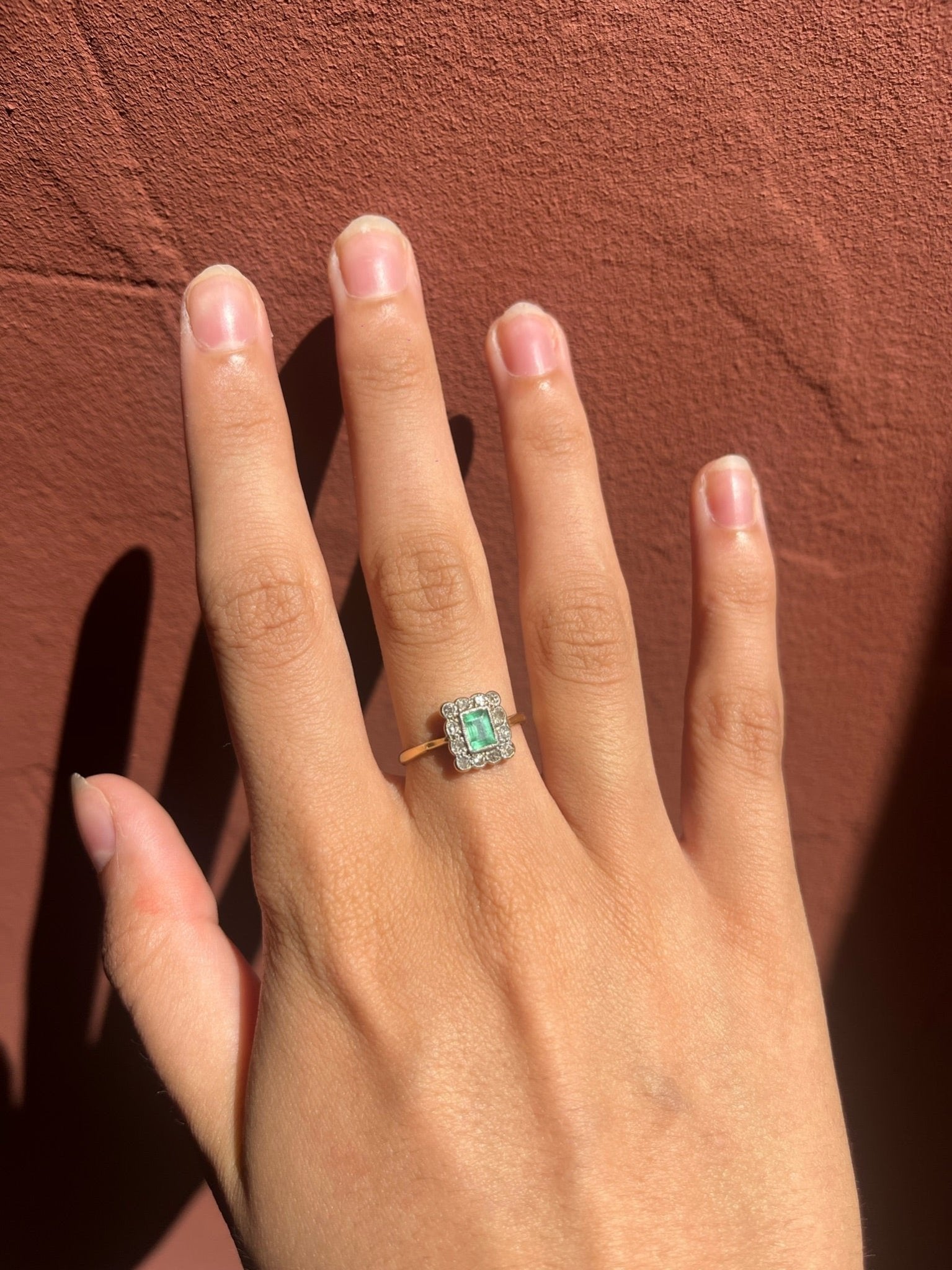 Bague Marguerite Émeraude et Diamants Art Déco "Katie" - Elliade Paris