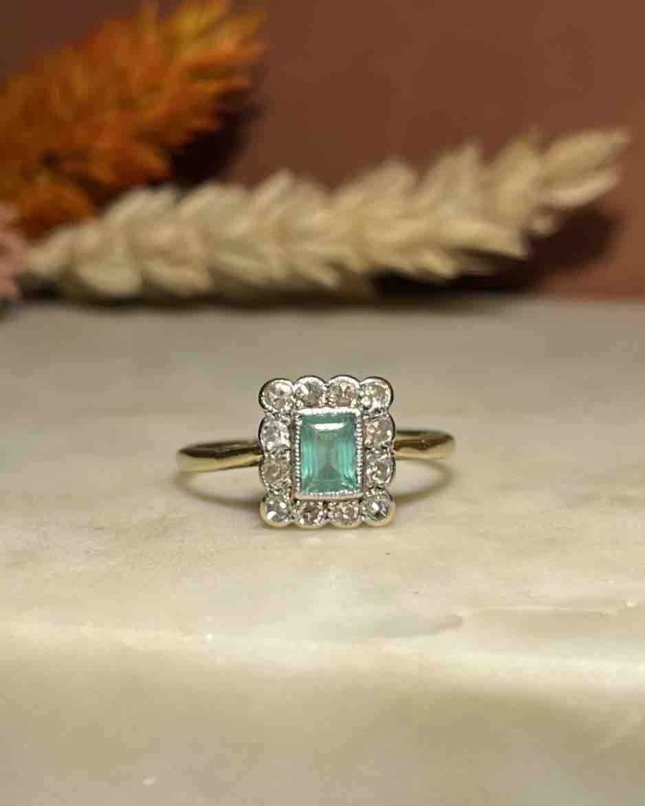 Bague Marguerite Émeraude et Diamants Art Déco "Katie" - Elliade Paris