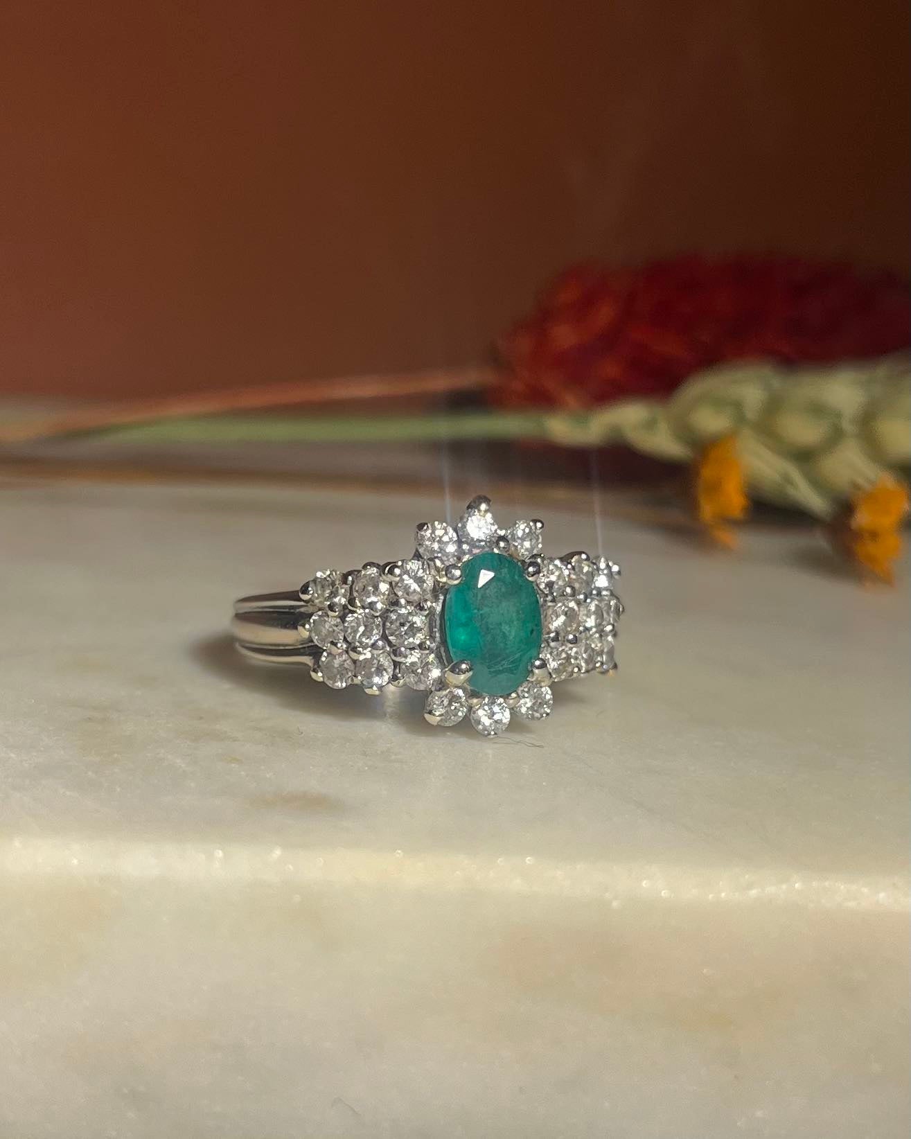 Bague Marguerite Émeraude et Diamants "Stella" - Elliade Paris