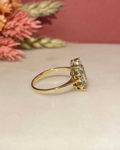 Bague Marguerite Émeraude &amp; Diamants 0.60 carat &quot;Ivana&quot;