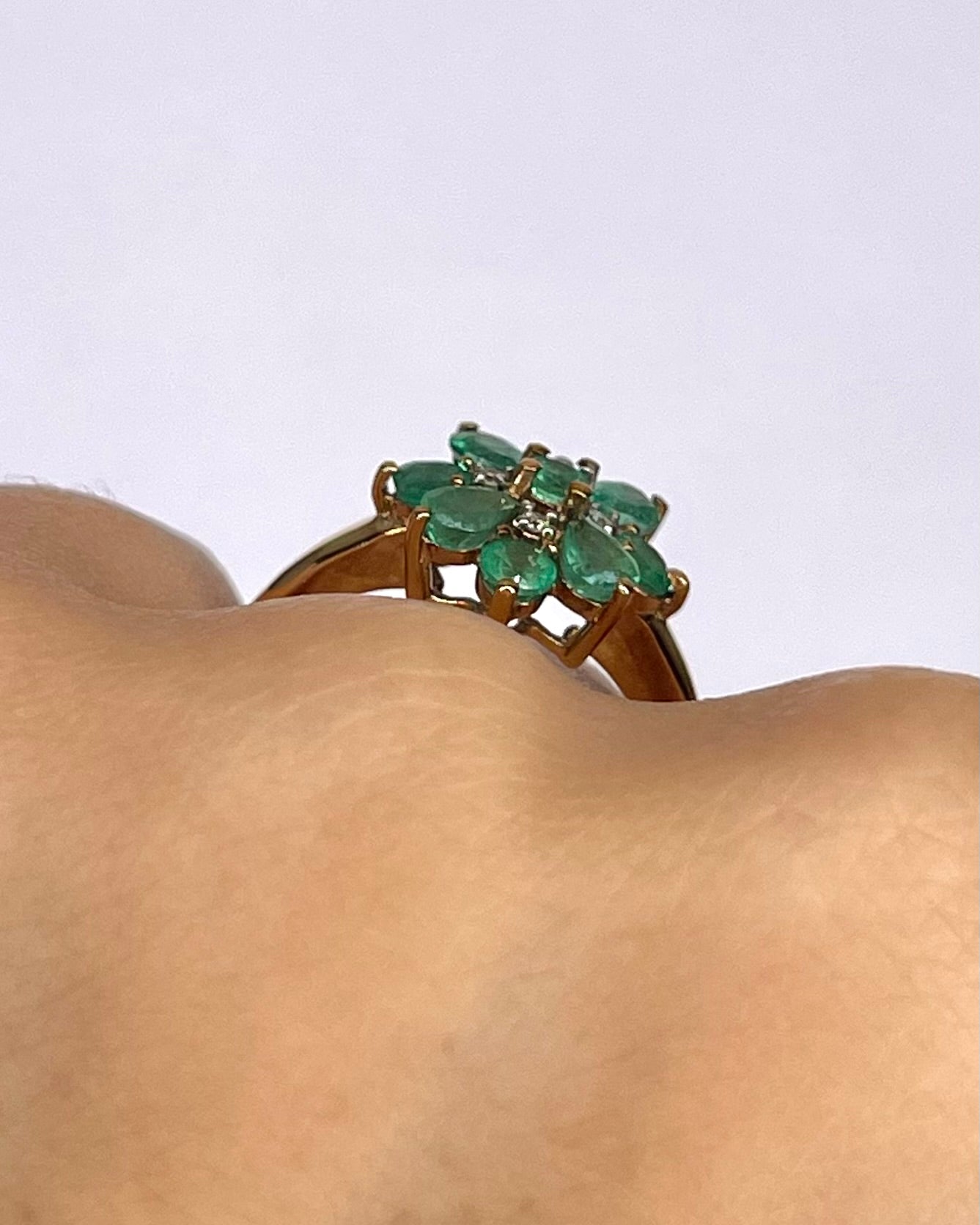 Bague Marguerite Émeraudes 0.98 carat &amp; Diamants "Andréa" - Elliade Paris