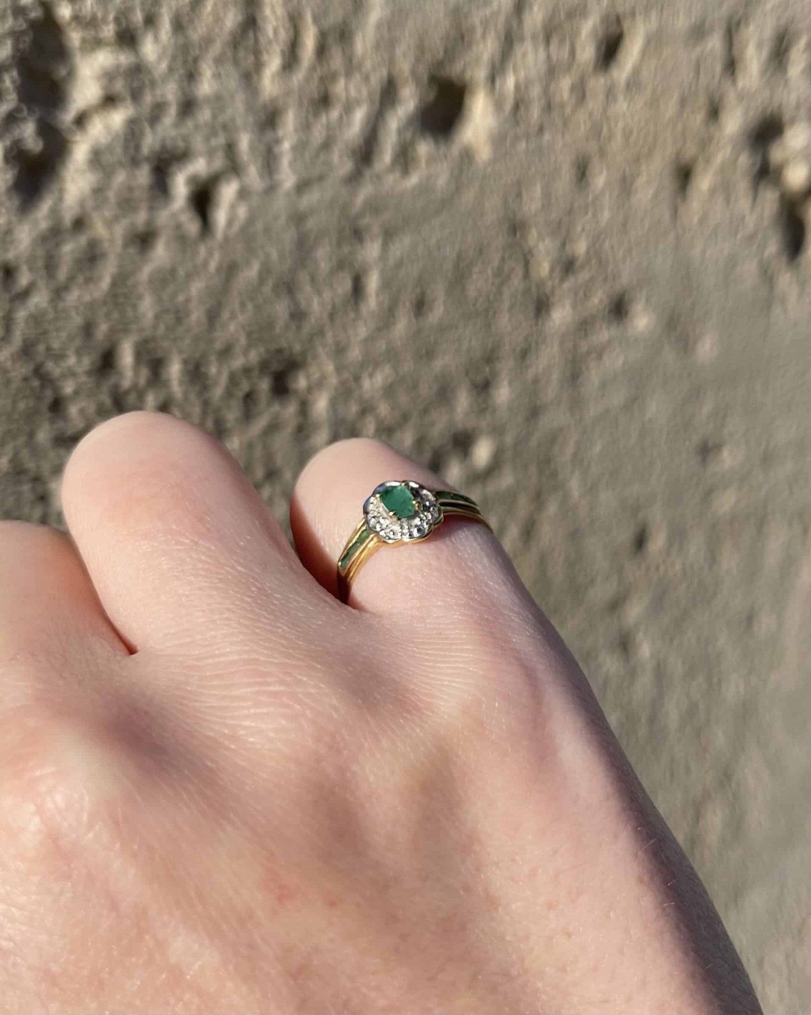 Bague Marguerite Émeraudes &amp; Diamants "Clara" - Elliade Paris