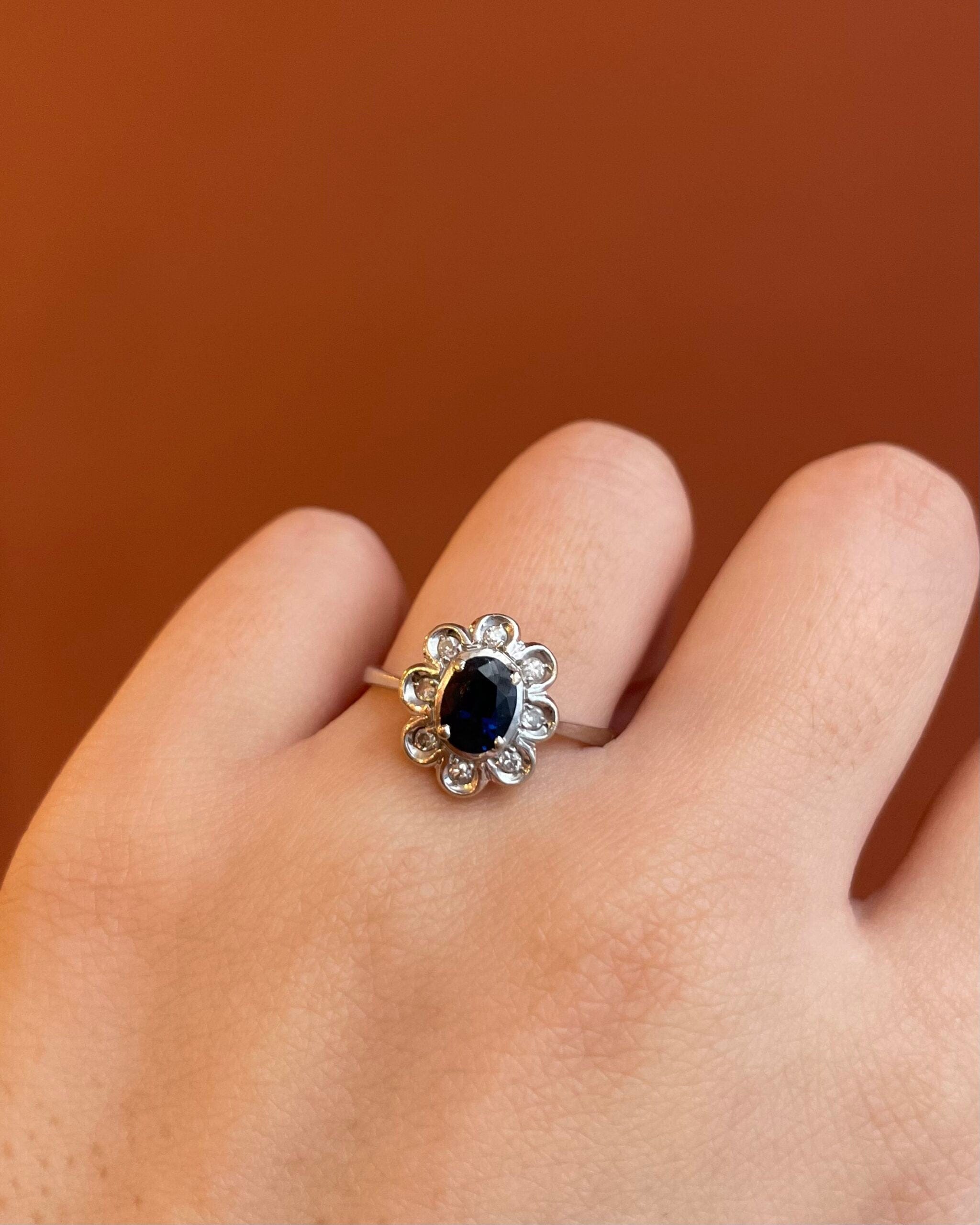 Bague Marguerite Saphir 1 carat &amp; Diamants "Jess" - Elliade Paris