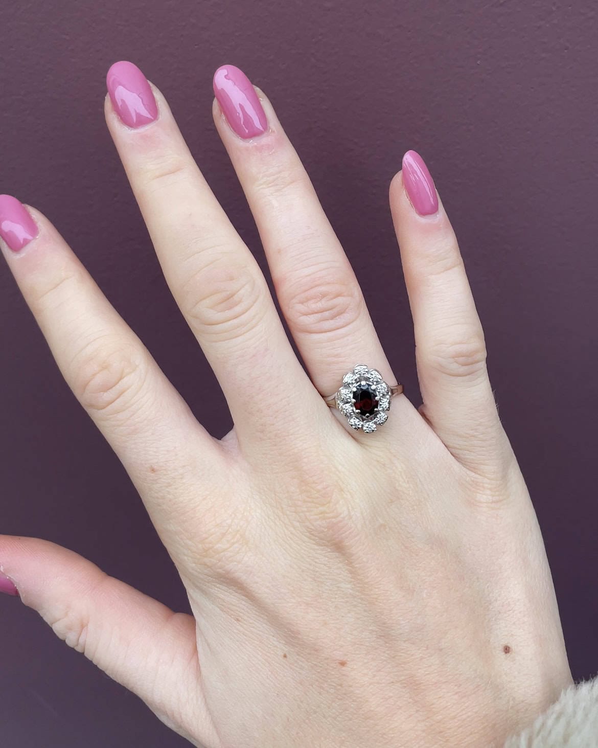 Bague Marguerite Grenat 0.80 carat &amp; Diamants "Milenda" - Elliade Paris