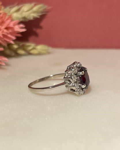 Bague Marguerite Grenat 1.50 carat &amp; Diamants &quot;Rosie&quot; - Elliade Paris