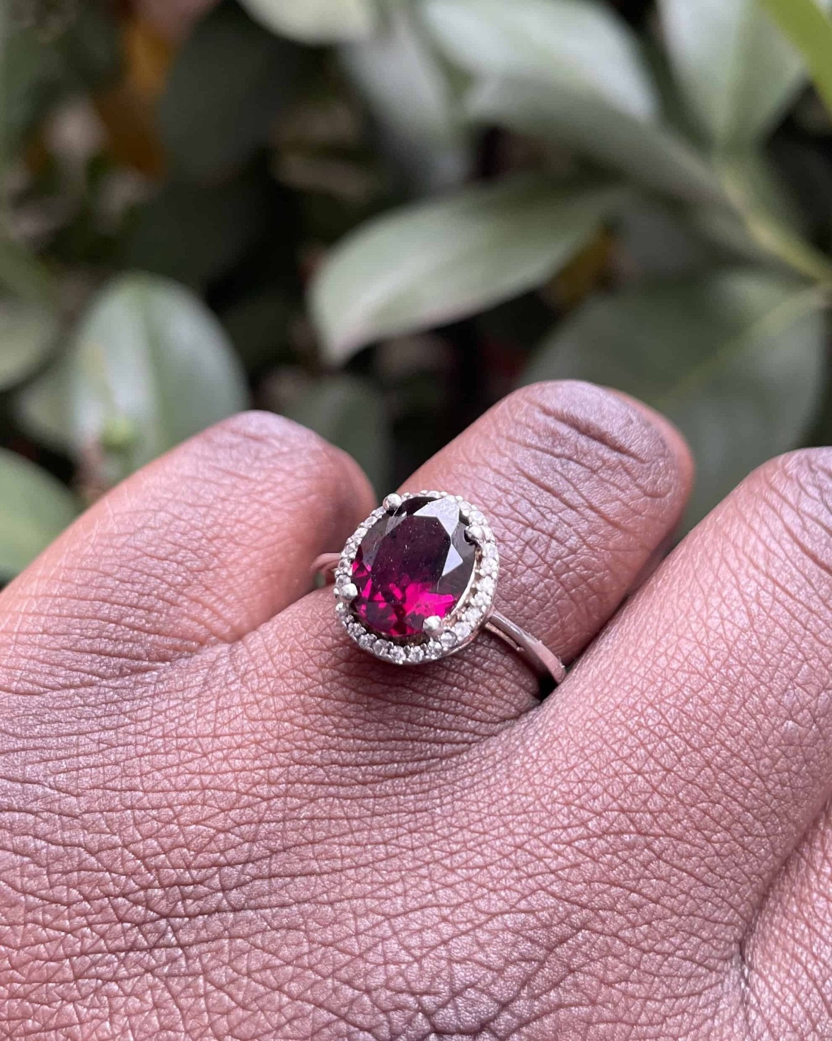 Bague Marguerite Grenat 2.60 carats &amp; Diamants "Julienne" - Elliade Paris