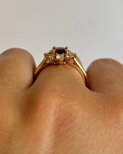 Bague Marguerite Grenat Almandin 0.66 carat &amp; Diamants 0.32 carat "Lilou" - Elliade Paris