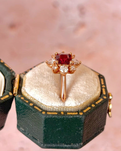 Bague Marguerite Grenat Almandin 0.66 carat &amp; Diamants 0.32 carat "Lilou" - Elliade Paris