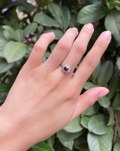 Bague Vintage Marguerite Grenat &amp; Diamants &quot;Olivia&quot;