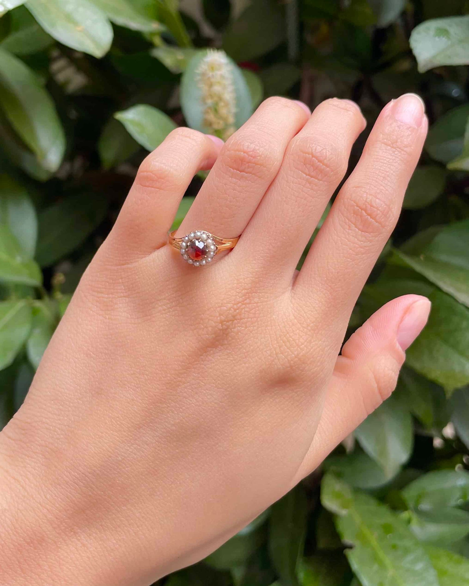 Bague Marguerite Grenat &amp; Perles&quot;Afidy&quot;