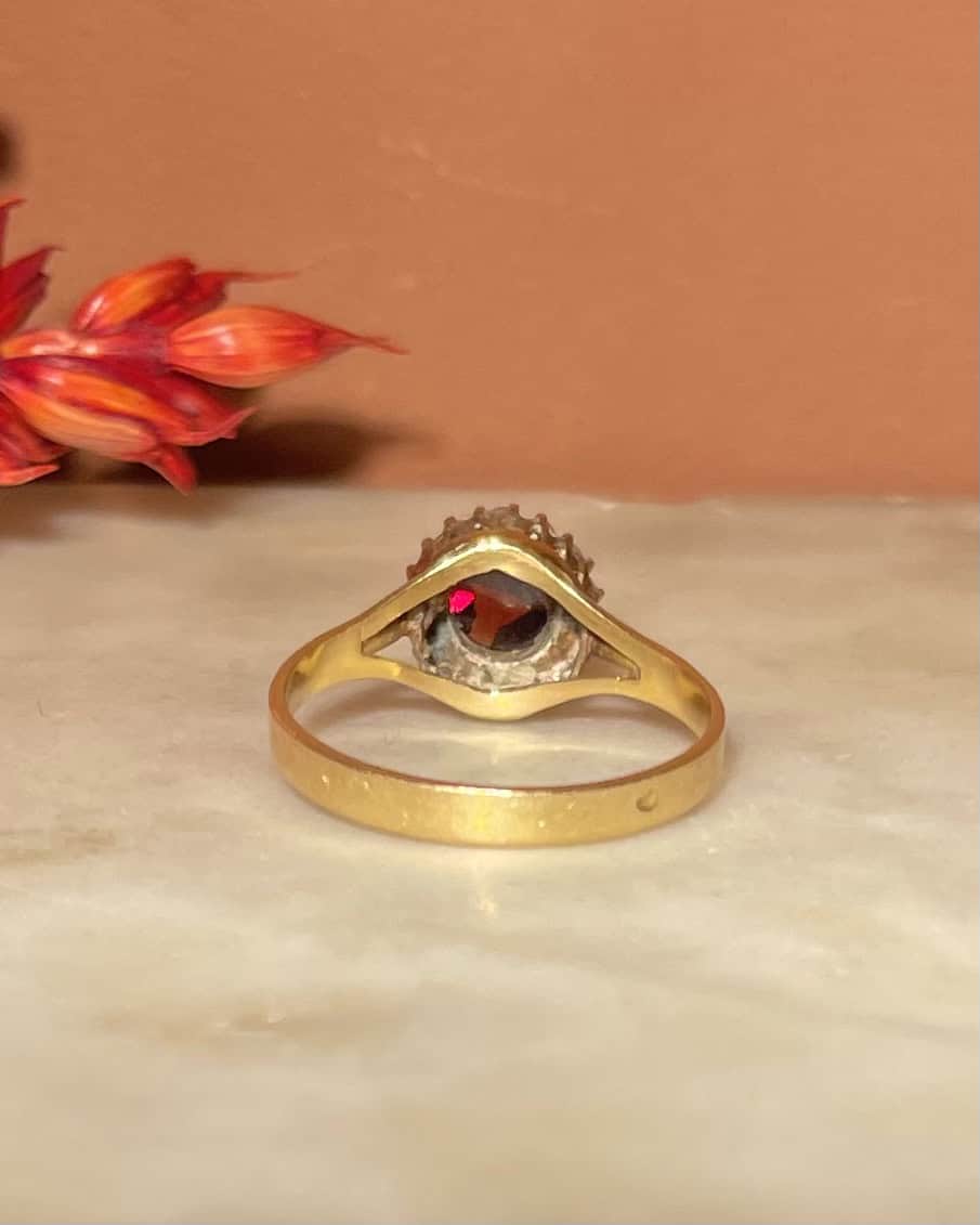 Bague Marguerite Grenat &amp; Perles"Afidy" - Elliade Paris