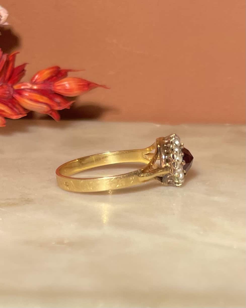 Bague Marguerite Grenat &amp; Perles"Afidy" - Elliade Paris