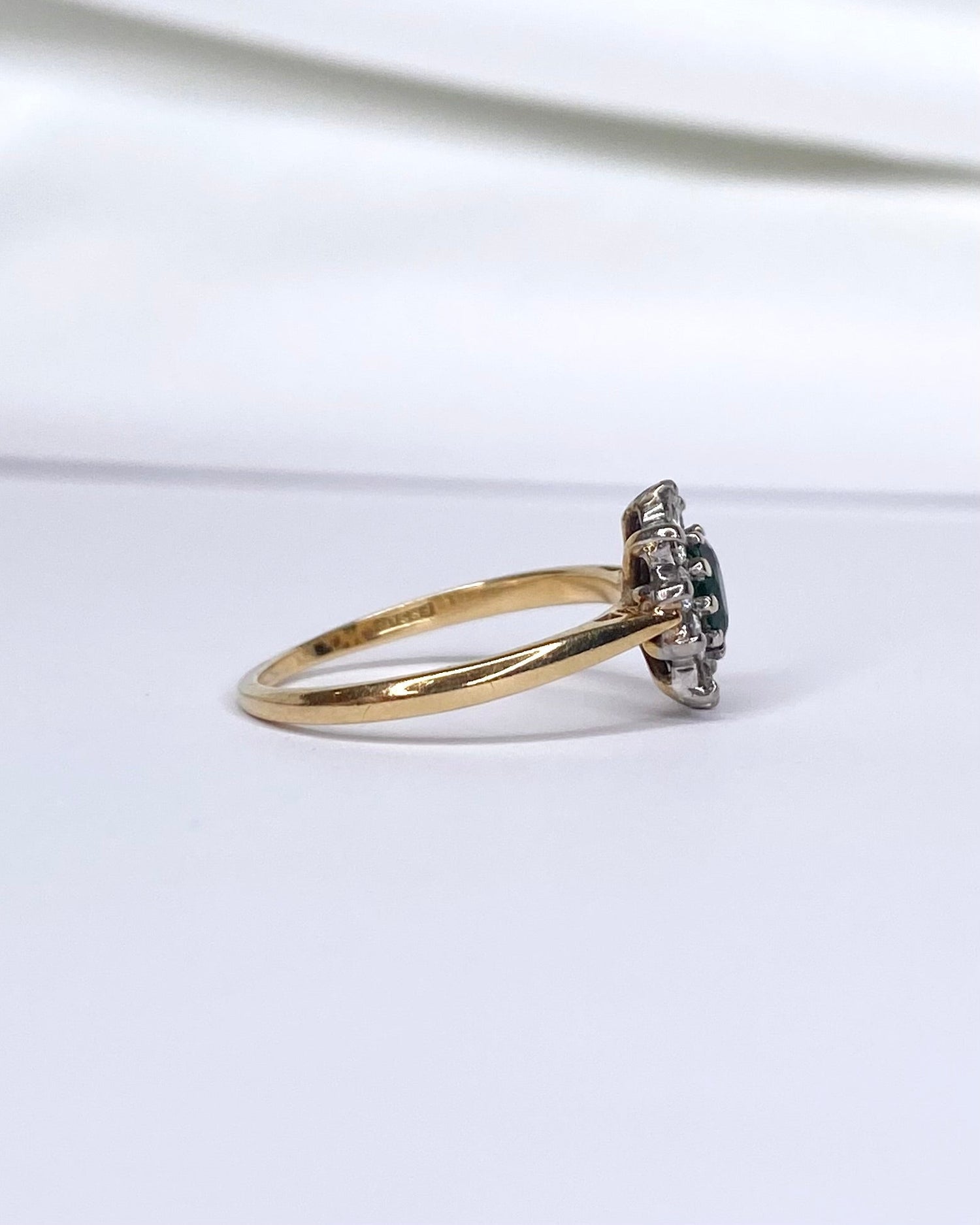 Bague Marguerite Grenat Tsavorite 0.50 carat &amp; Diamants 0.30 carat "Elina" - Elliade Paris