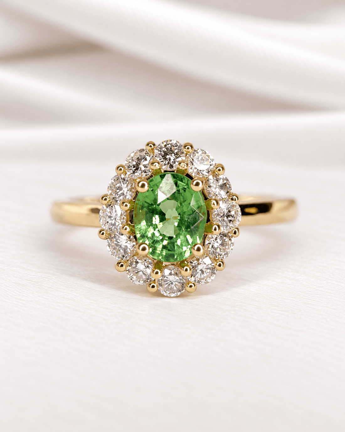 Bague Marguerite Grenat Tsavorite de Tanzanie 1.14 carat &amp; Diamants 0.63 carat "Aya" - Elliade Paris
