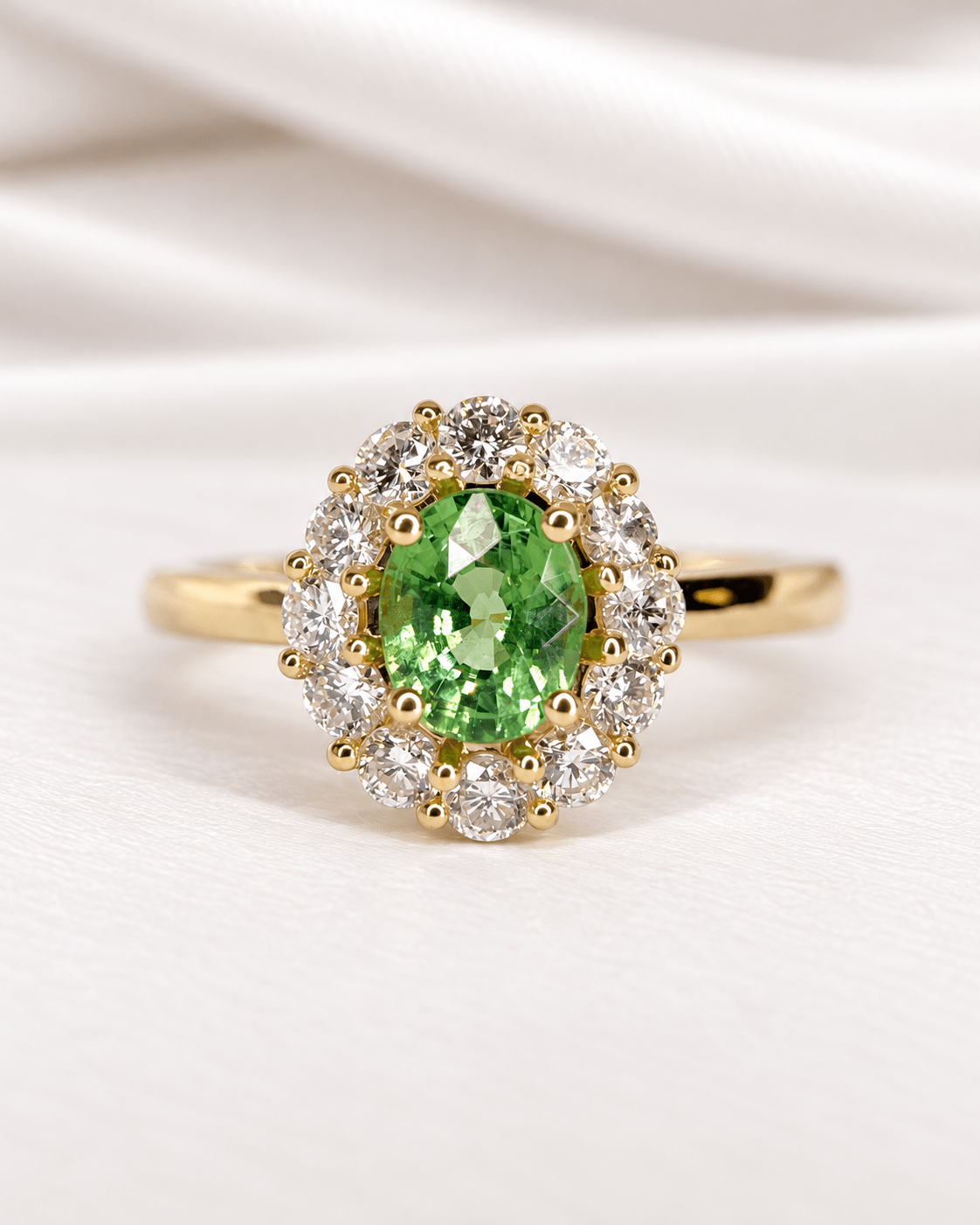 Bague Marguerite Grenat Tsavorite de Tanzanie 1.14 carat &amp; Diamants 0.63 carat "Aya" - Elliade Paris