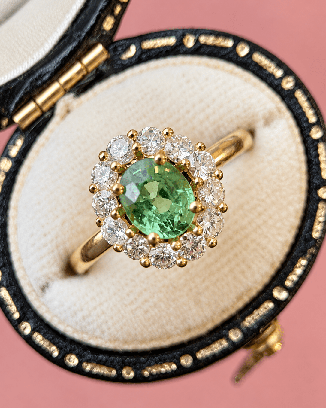 Bague Marguerite Grenat Tsavorite de Tanzanie 1.14 carat &amp; Diamants 0.63 carat "Aya" - Elliade Paris