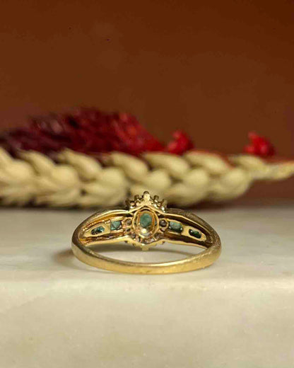 Bague Marguerite Jonc Émeraude &amp; Diamants &quot;Noëlla&quot;