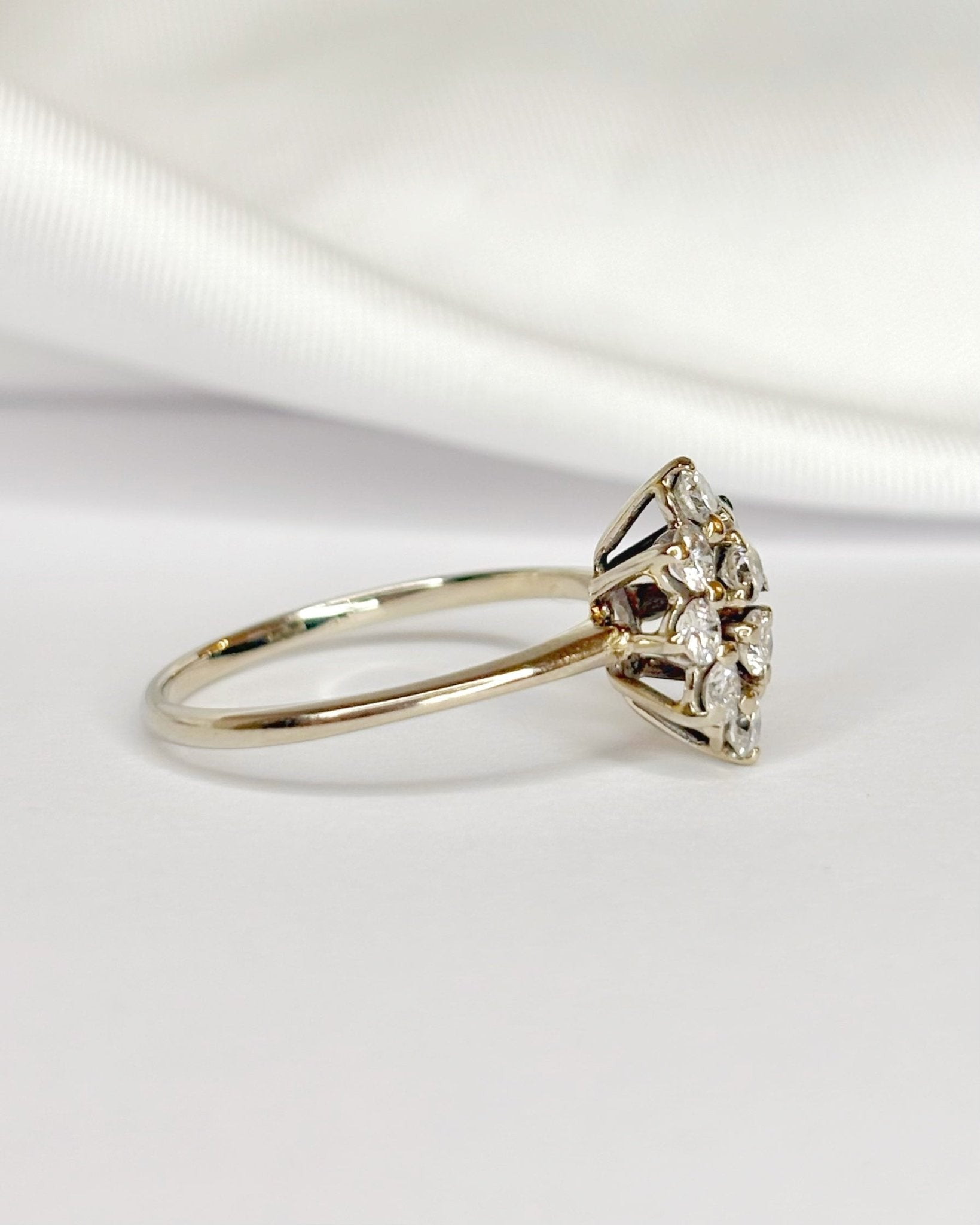 Bague Marguerite Marquise Diamants 0.40 carat "Chiara" - Elliade Paris