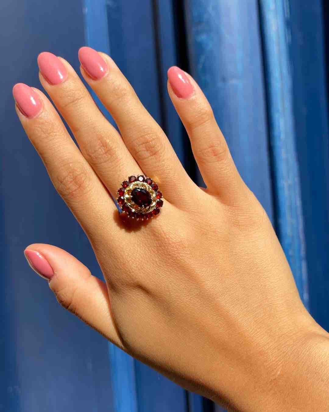 Bague Marguerite Marquise Grenats 2.70 carats &quot;Magdalena&quot; - Elliade Paris
