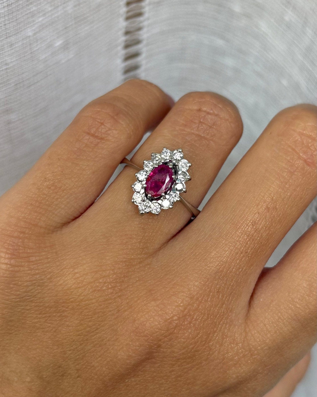 Bague Marguerite Marquise Rubis 0.56 carat &amp; Diamants 0.42 carat &quot;Victoire&quot; - Elliade Paris