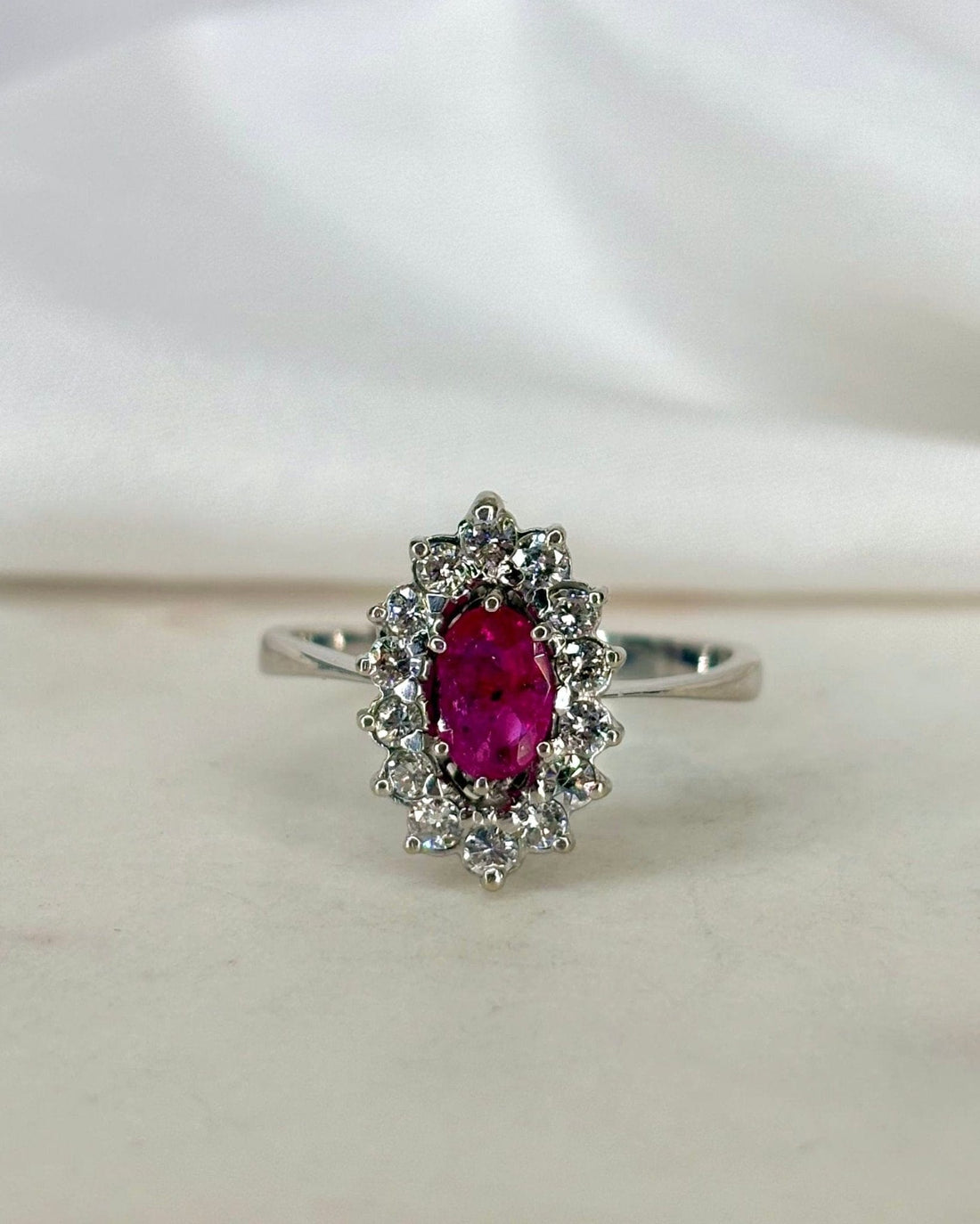 Bague Marguerite Marquise Rubis 0.56 carat &amp; Diamants 0.42 carat &quot;Victoire&quot; - Elliade Paris