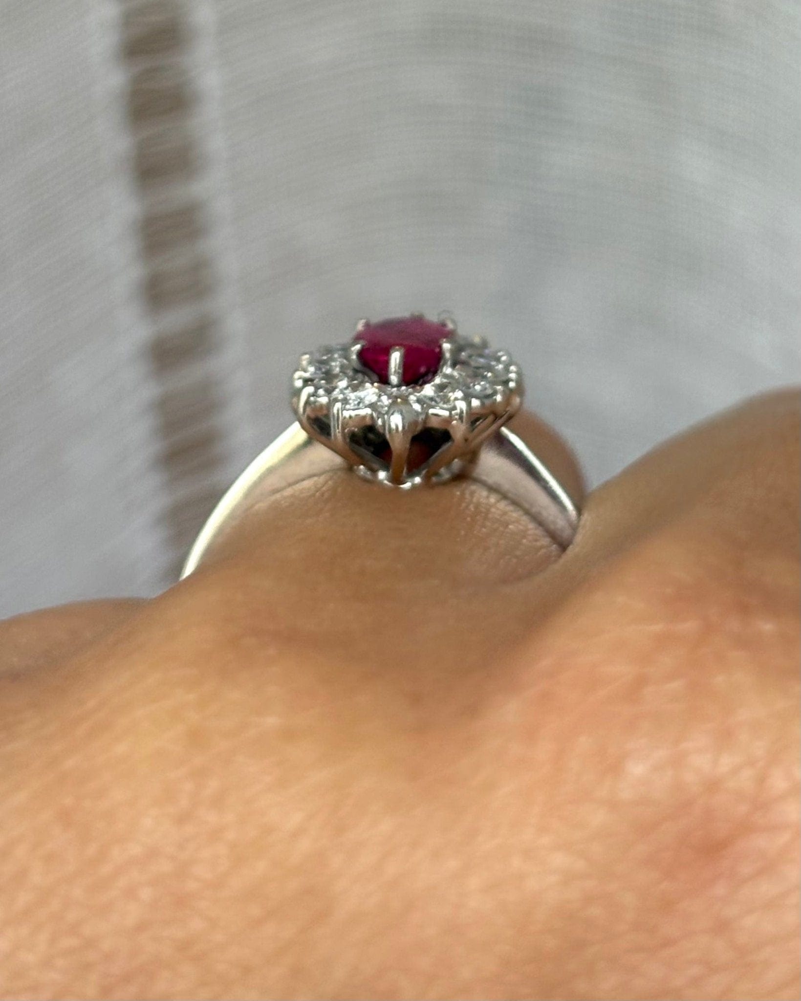 Bague Marguerite Marquise Rubis 0.56 carat &amp; Diamants 0.42 carat "Victoire" - Elliade Paris
