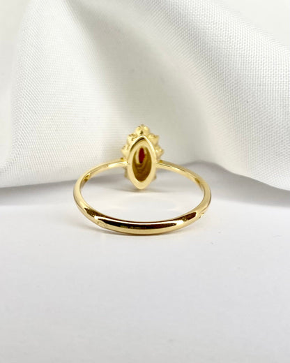 Bague Marguerite Marquise Rubis &amp; 10 Diamants &quot;Asma&quot; - Elliade Paris
