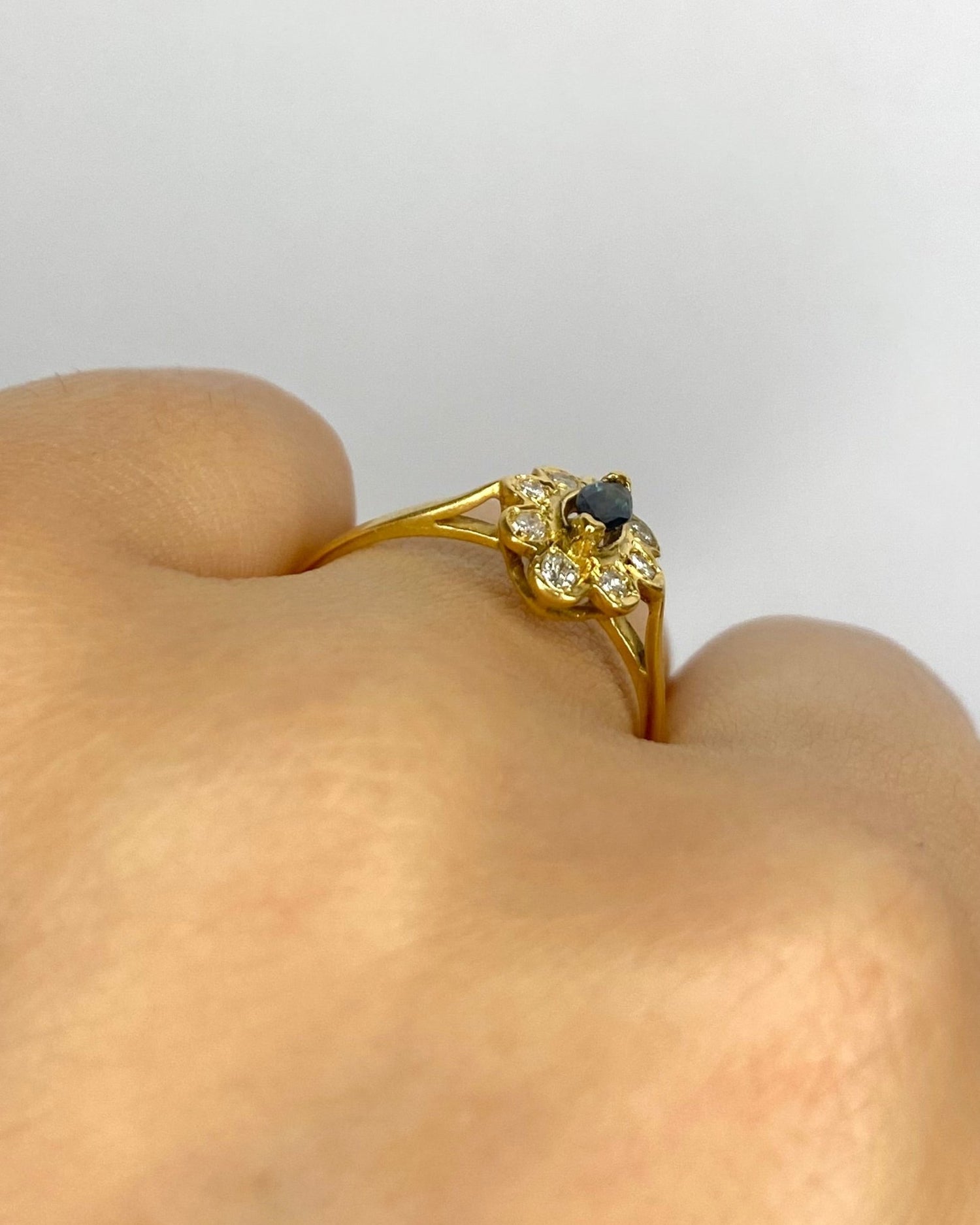 Bague Marguerite Marquise Saphir &amp; Diamants "Liya" - Elliade Paris